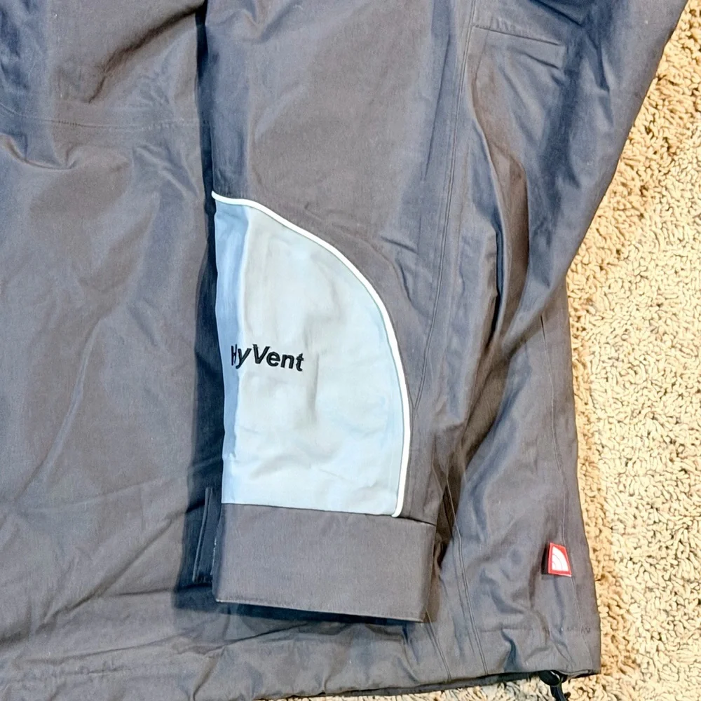 The North Face HyVent Winter Jacket Thick Gray Men Size XL Zip In Vest Line NWOT